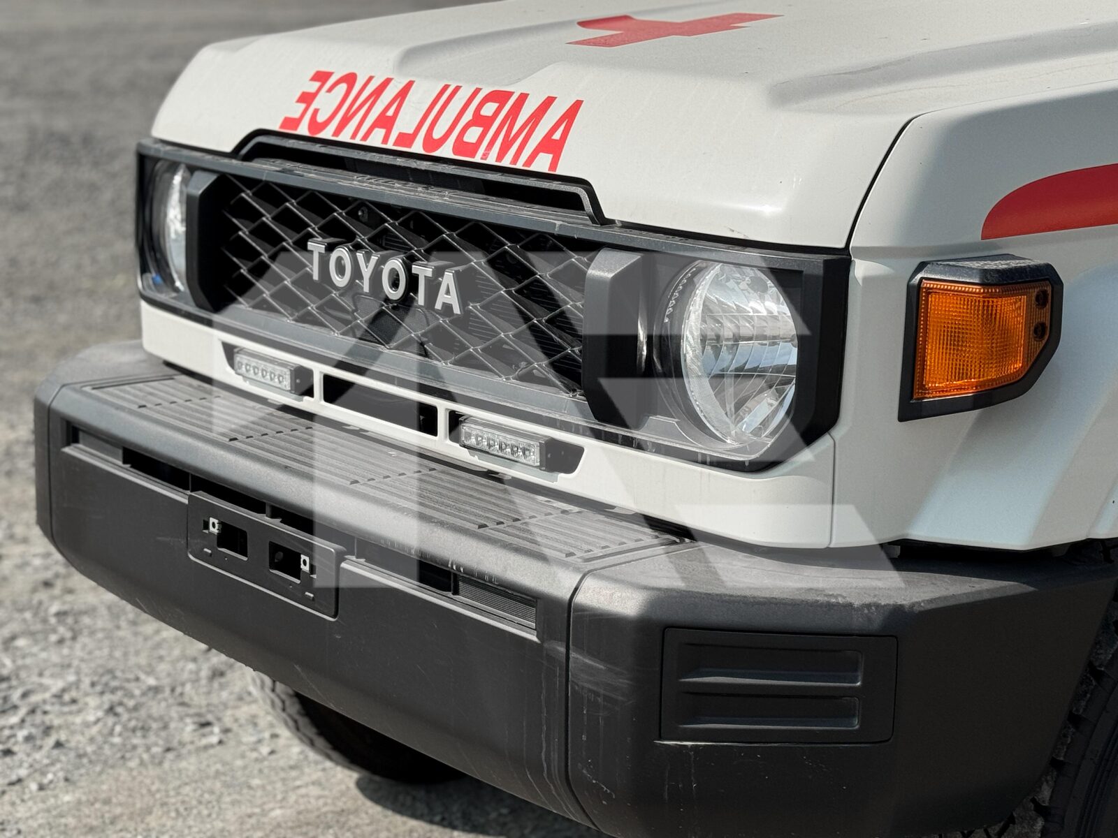 Toyota LC78 Mobile Ambulance Unit photo 4