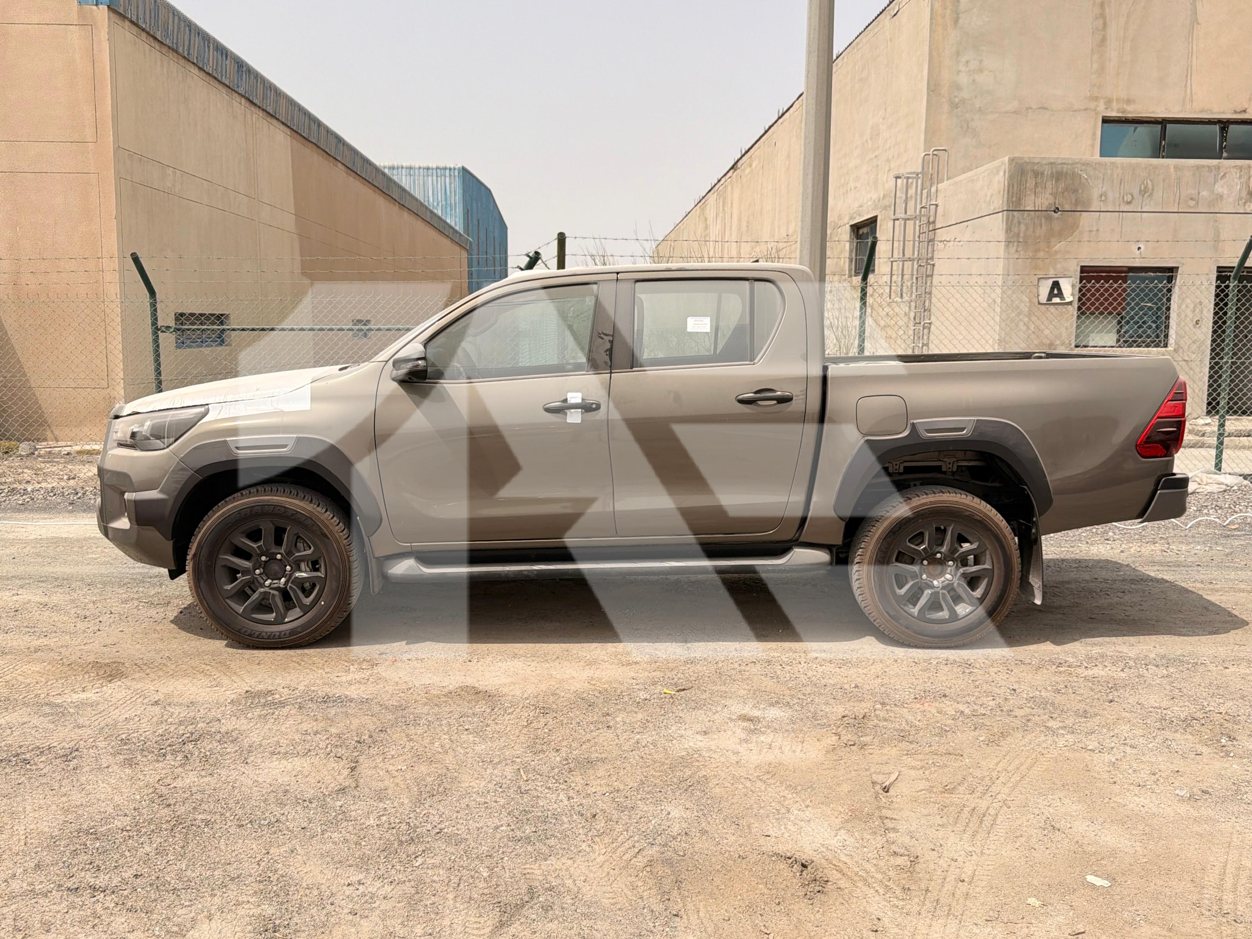 Toyota Hilux Adventure (Diesel) photo 4
