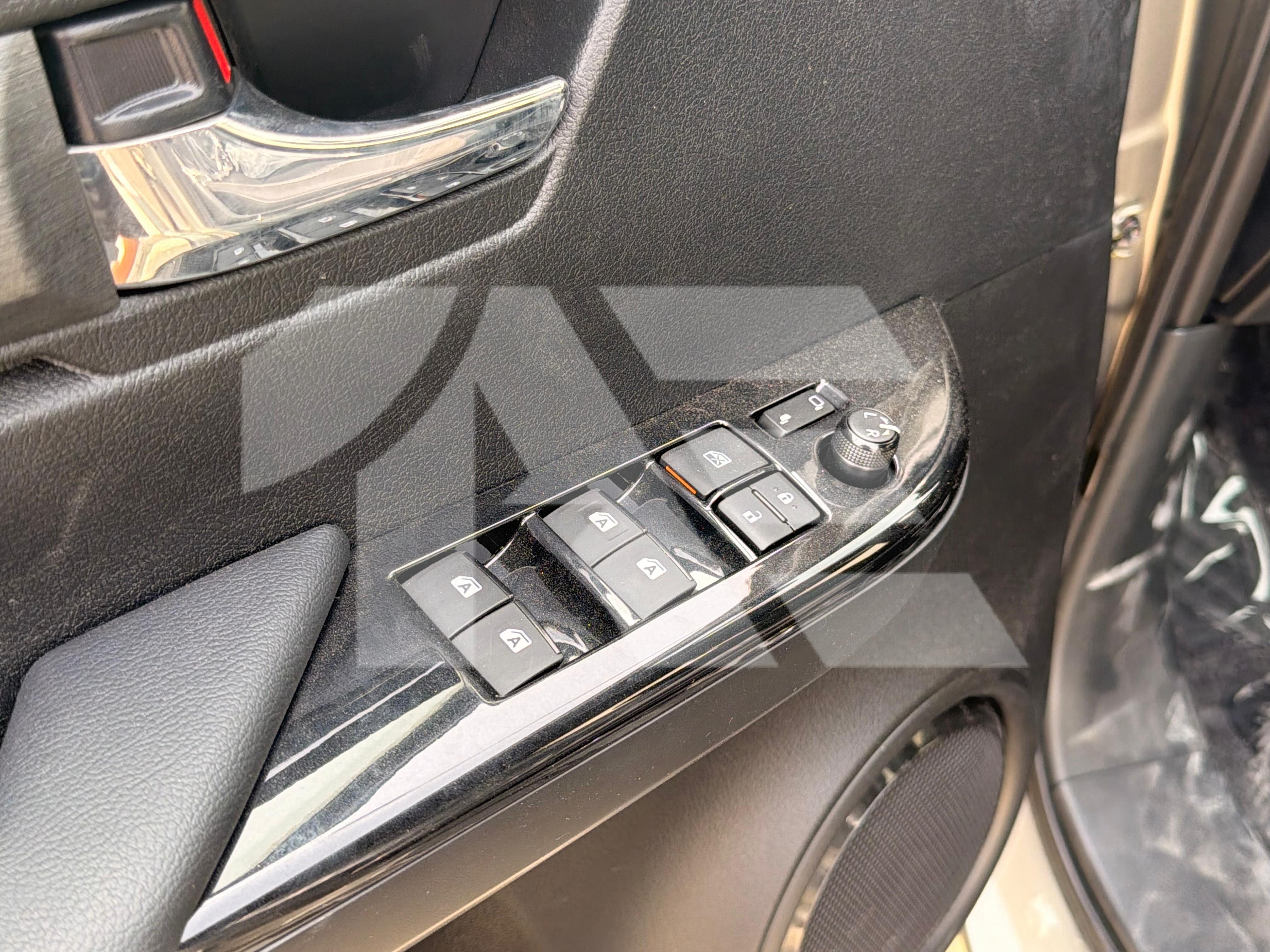 Toyota Hilux Adventure (Diesel) photo 16