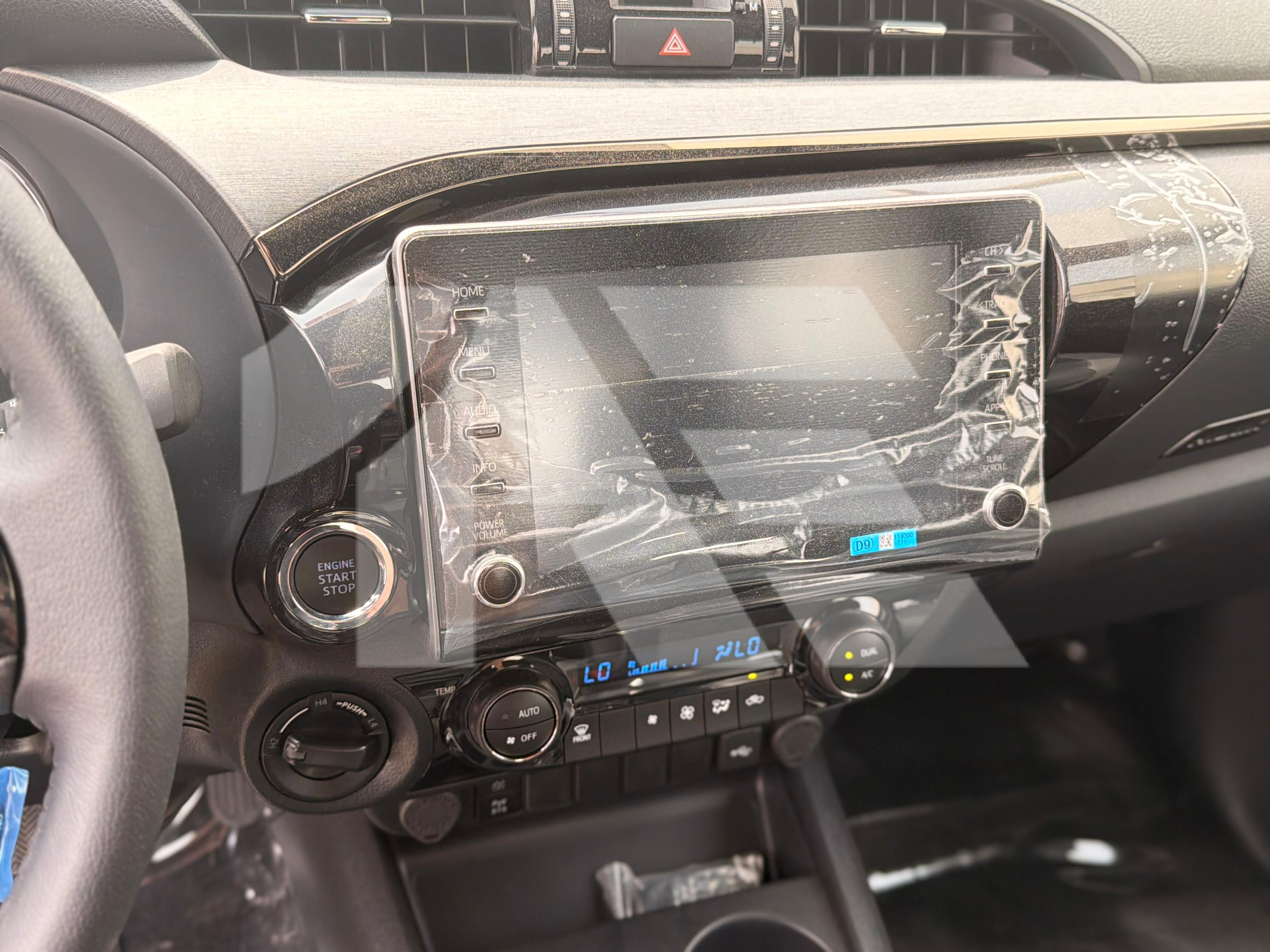 Toyota Hilux Adventure (Diesel) photo 19