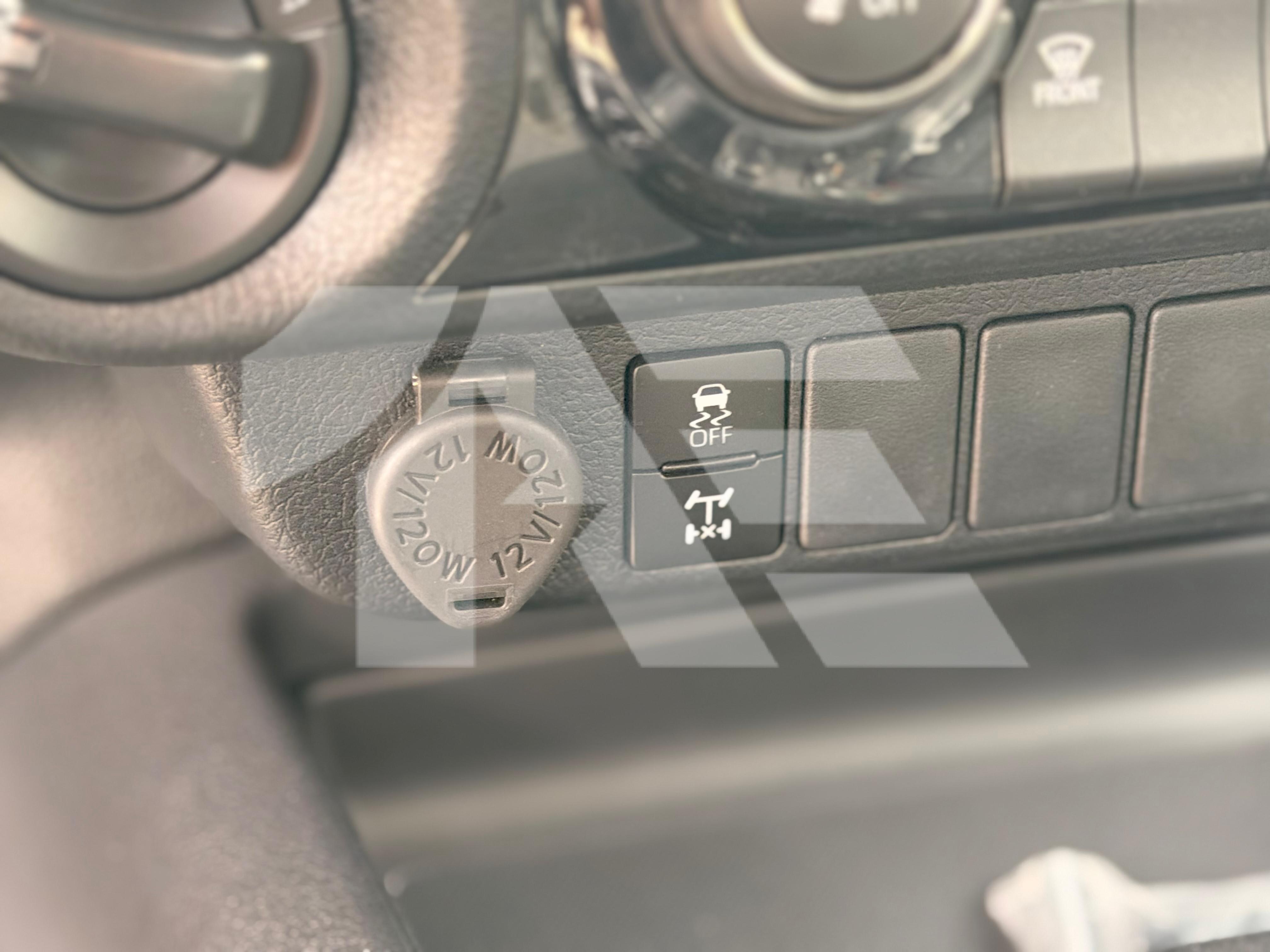 Toyota Hilux Adventure (Diesel) photo 21