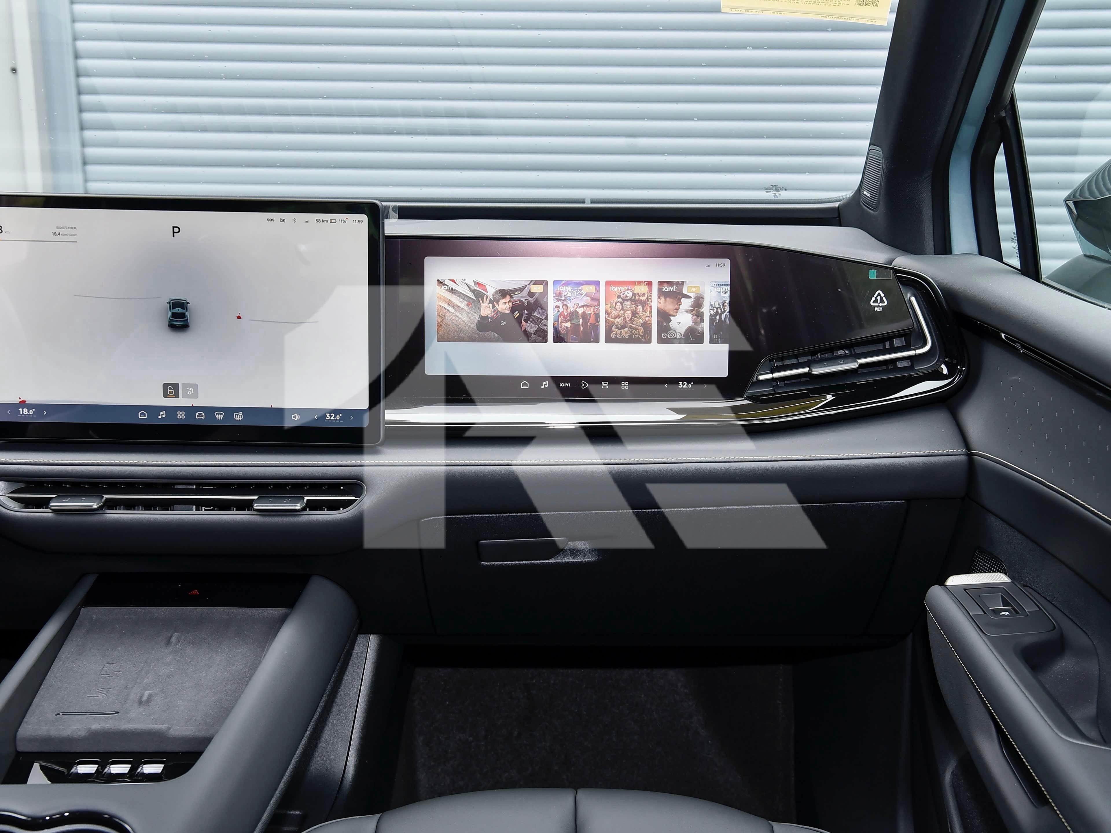 Volkswagen ID. Unyx photo 16