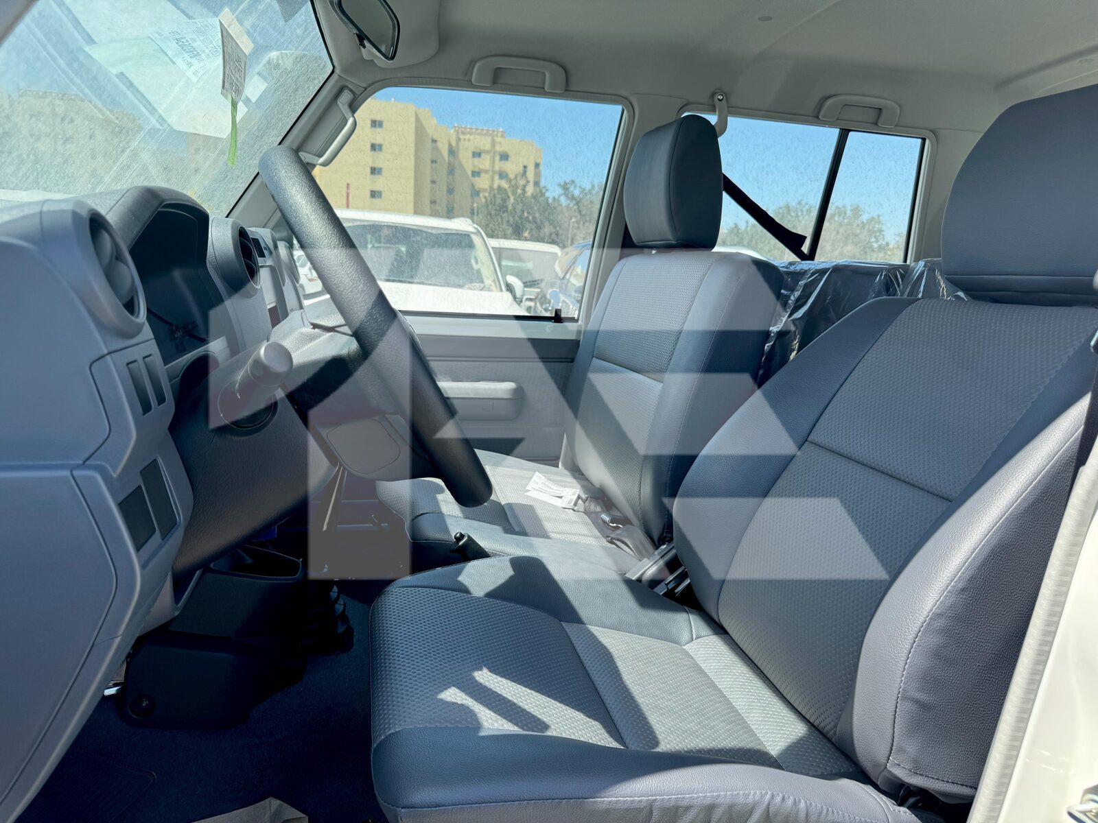 Toyota Land Cruiser LC76 photo 17