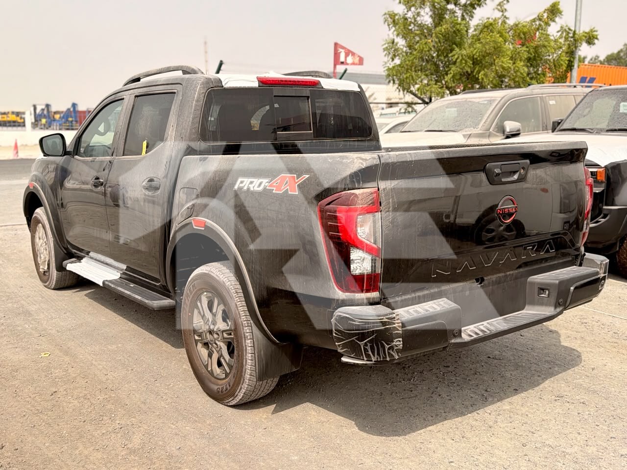 Nissan Navara PRO4X photo 4