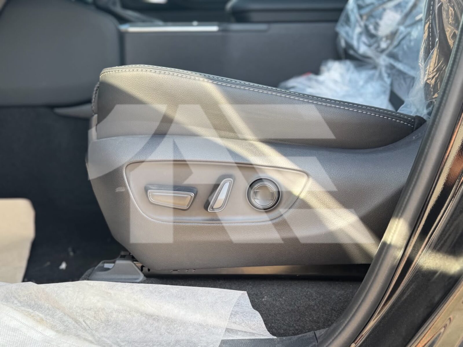 Toyota Land Cruiser Prado Premium photo 12