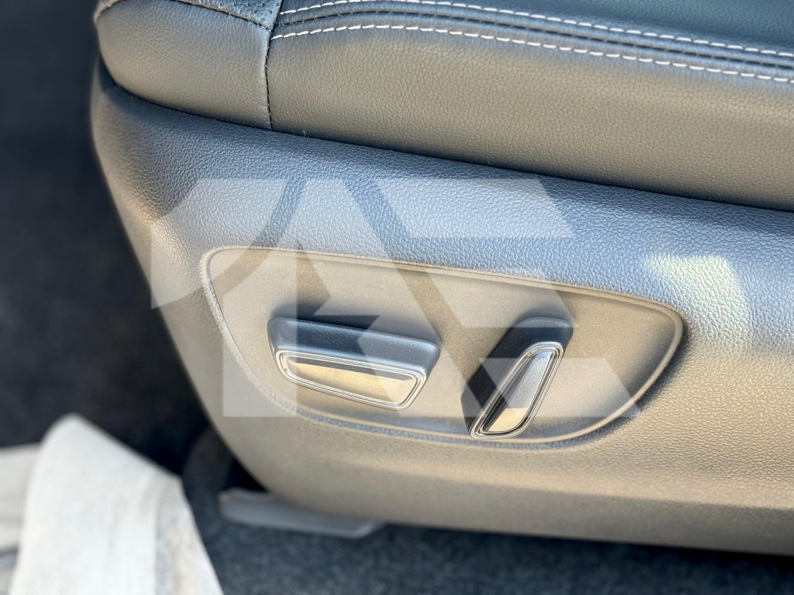 Toyota Land Cruiser Prado TXL photo 17