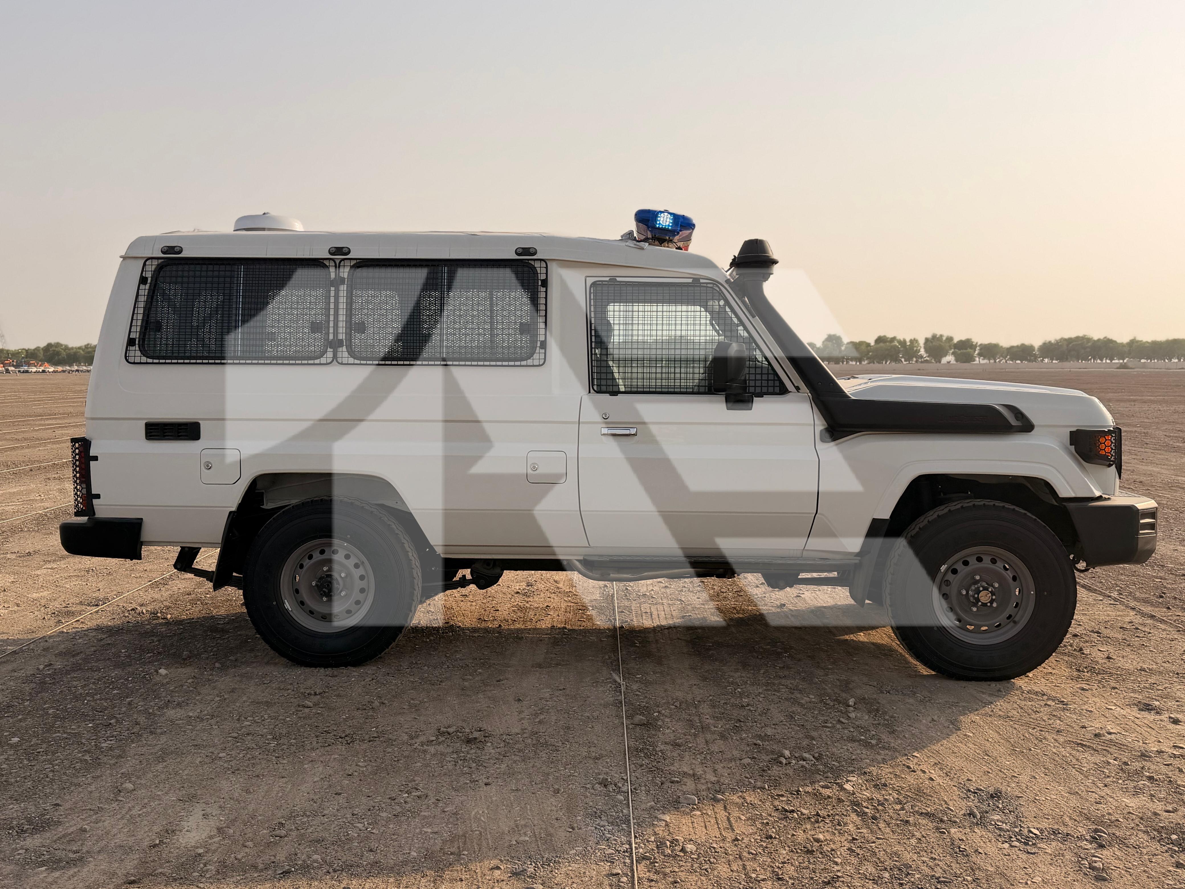 Toyota LC78 Prisoner Transport Unit photo 4