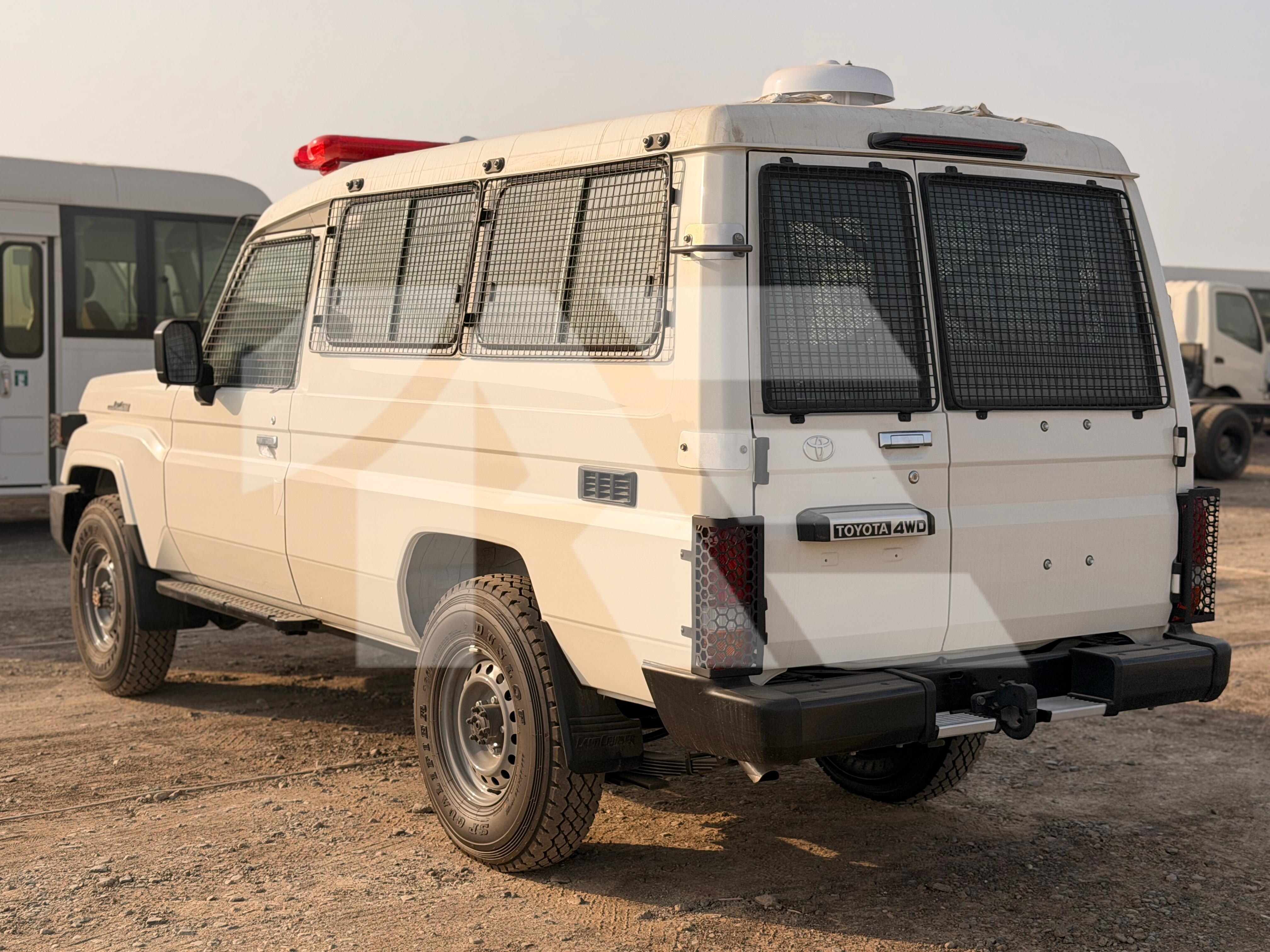 Toyota LC78 Prisoner Transport Unit photo 5