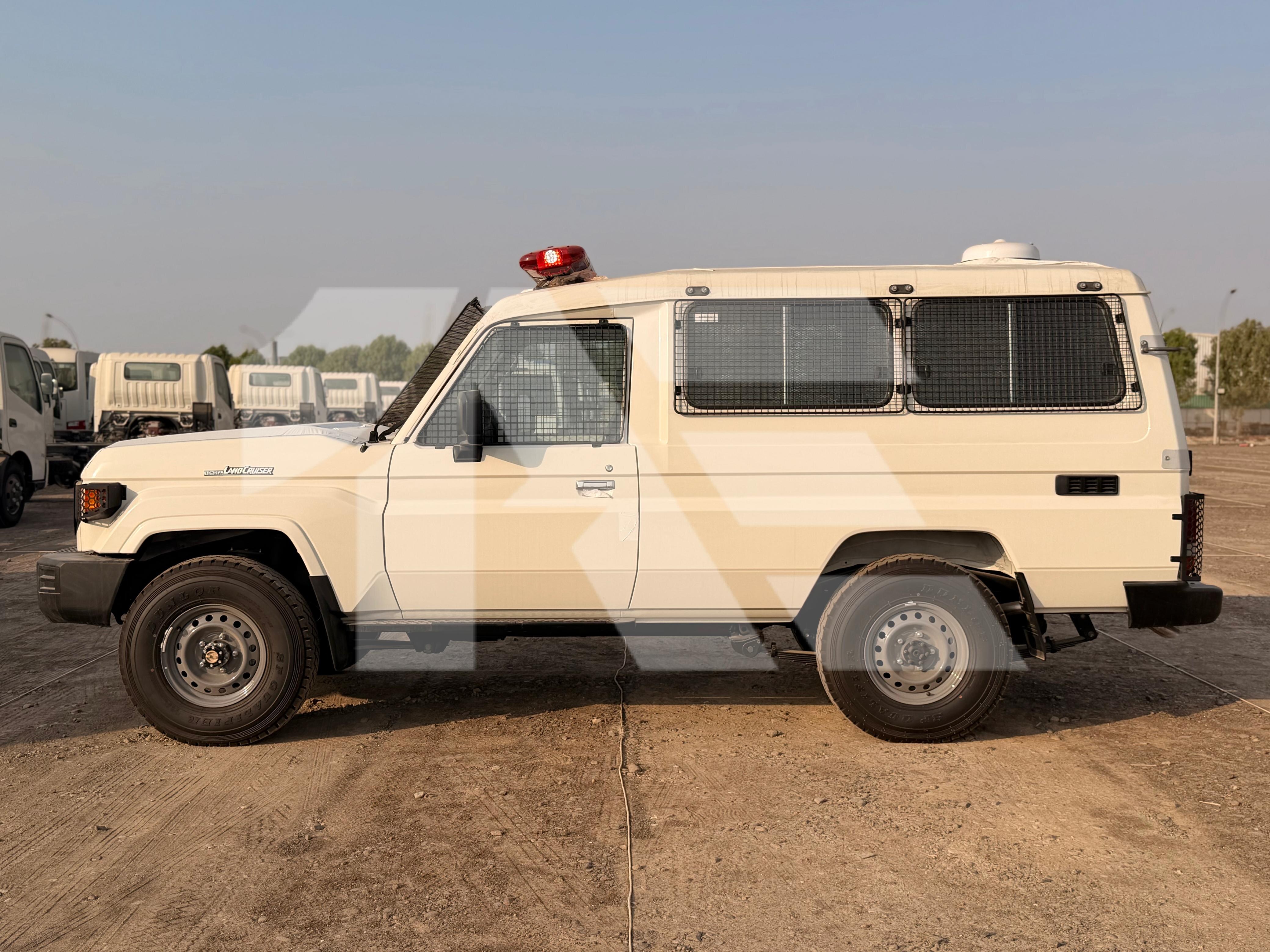 Toyota LC78 Prisoner Transport Unit photo 8