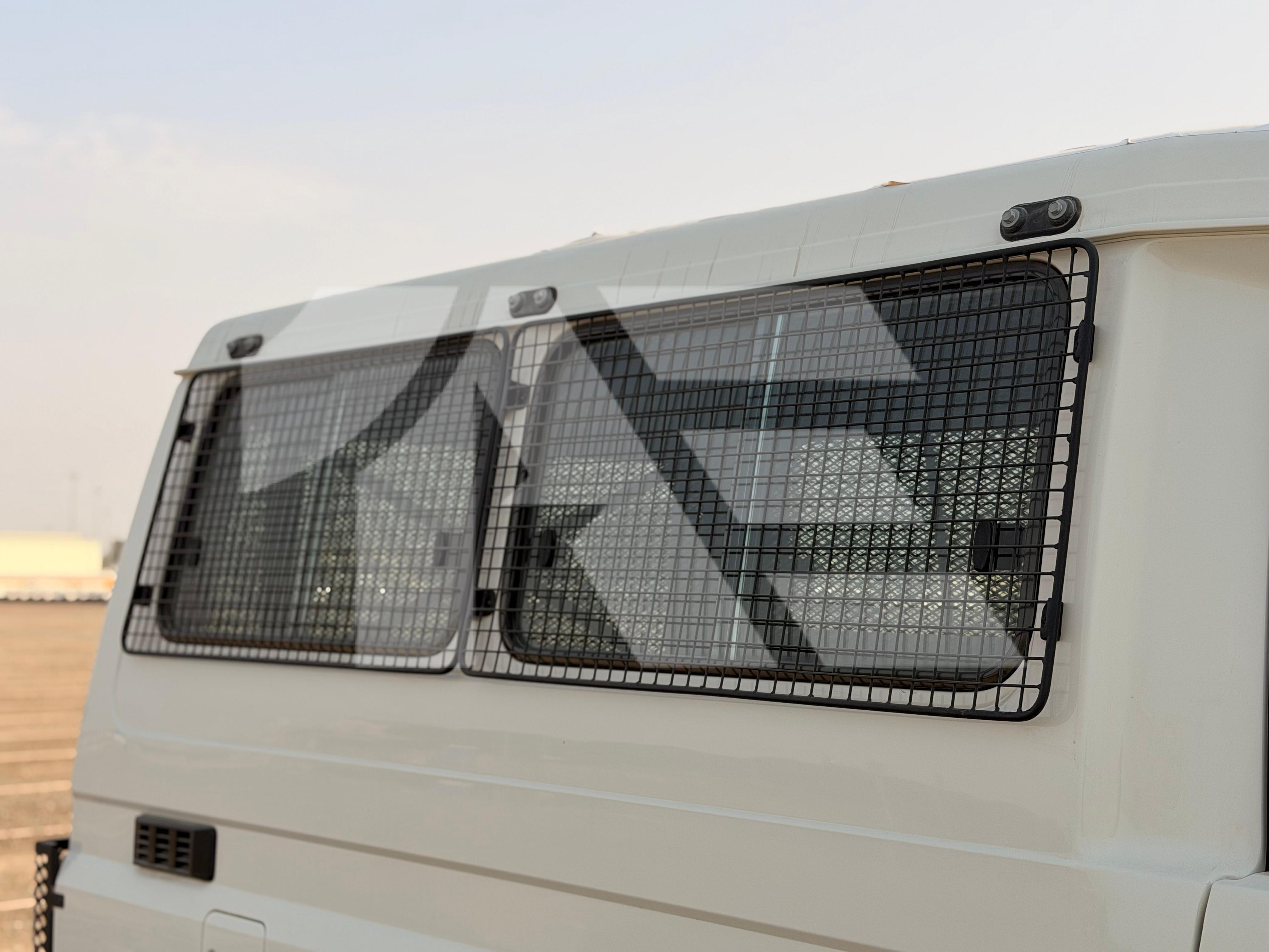 Toyota LC78 Prisoner Transport Unit photo 11