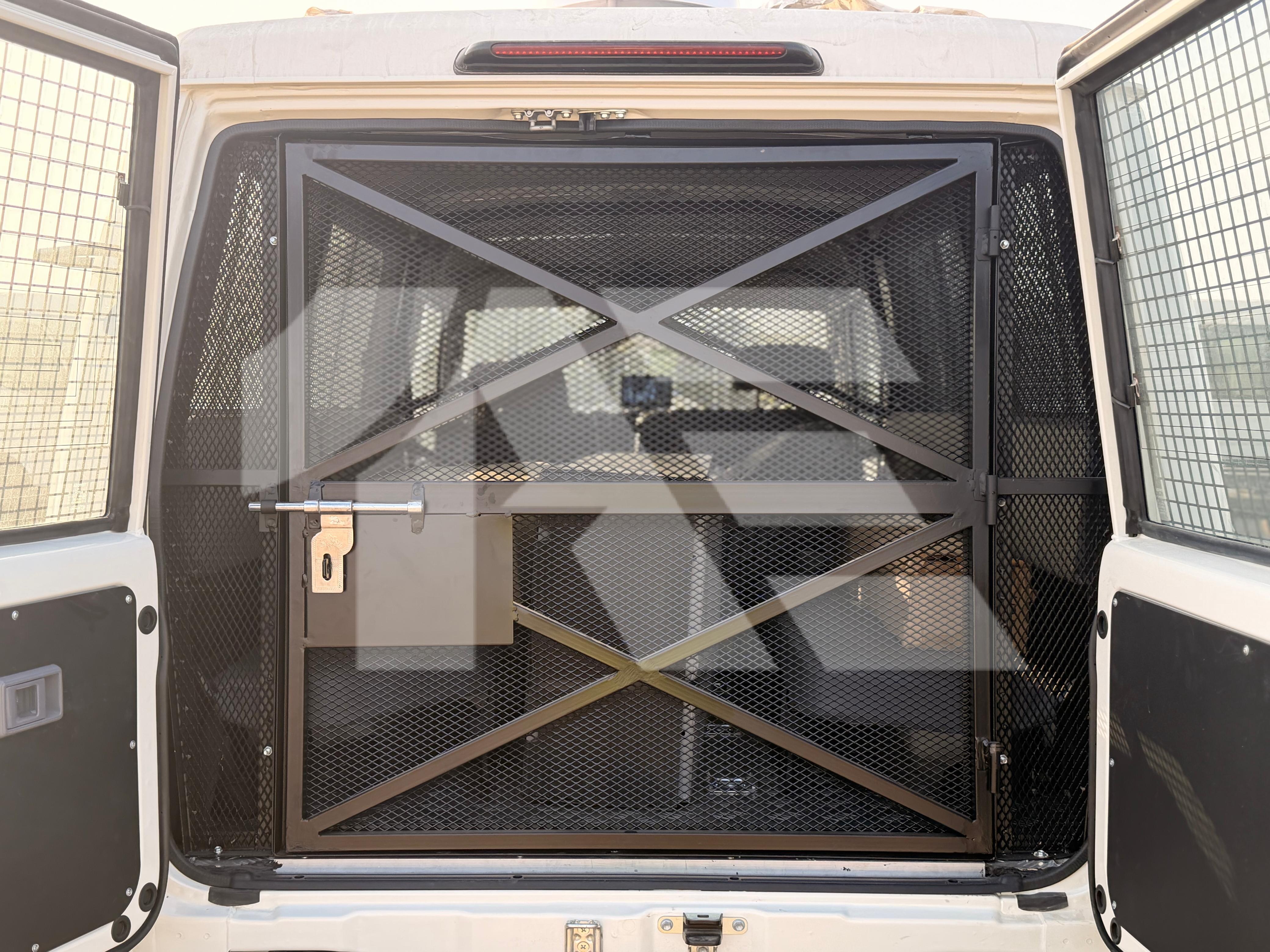 Toyota LC78 Prisoner Transport Unit photo 13