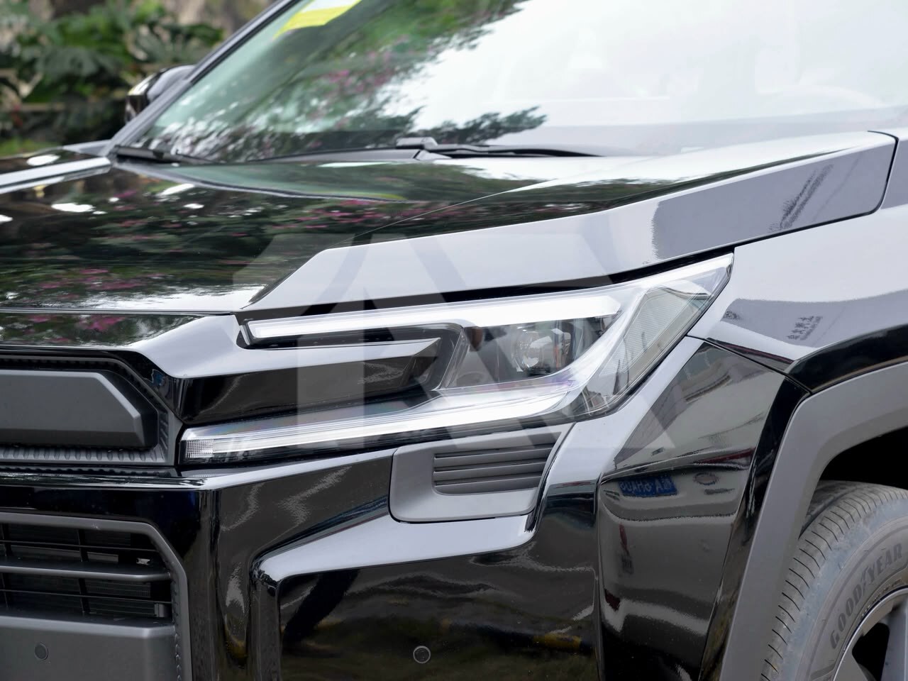 Toyota RAV4 Hybrid photo 8