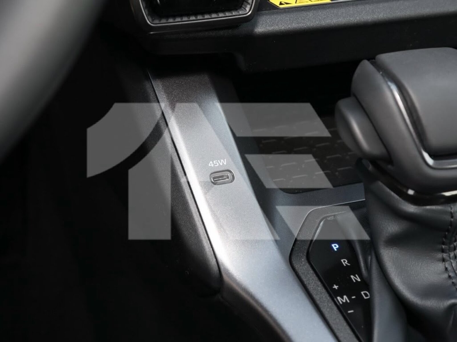 Toyota RAV4 Luxury photo 28
