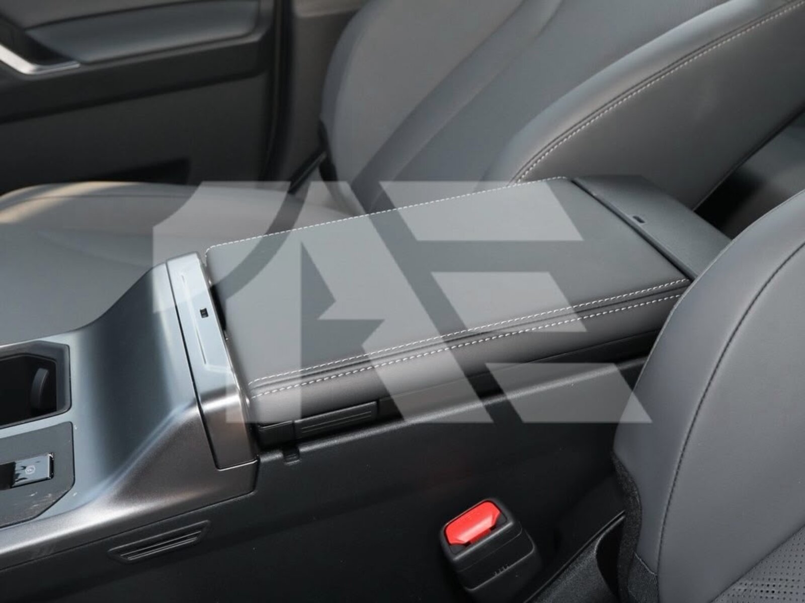 Toyota RAV4 Luxury photo 30