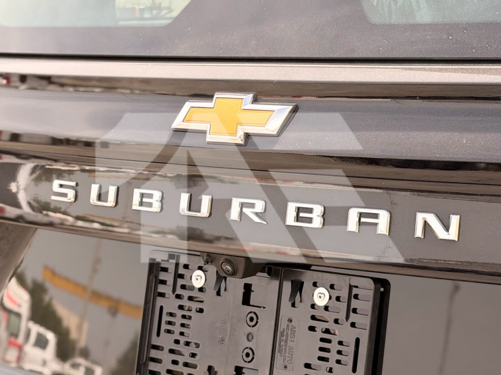 Chevrolet Suburban LS photo 12