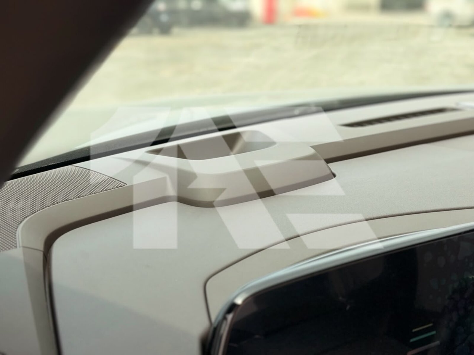 Chevrolet Suburban LS photo 17