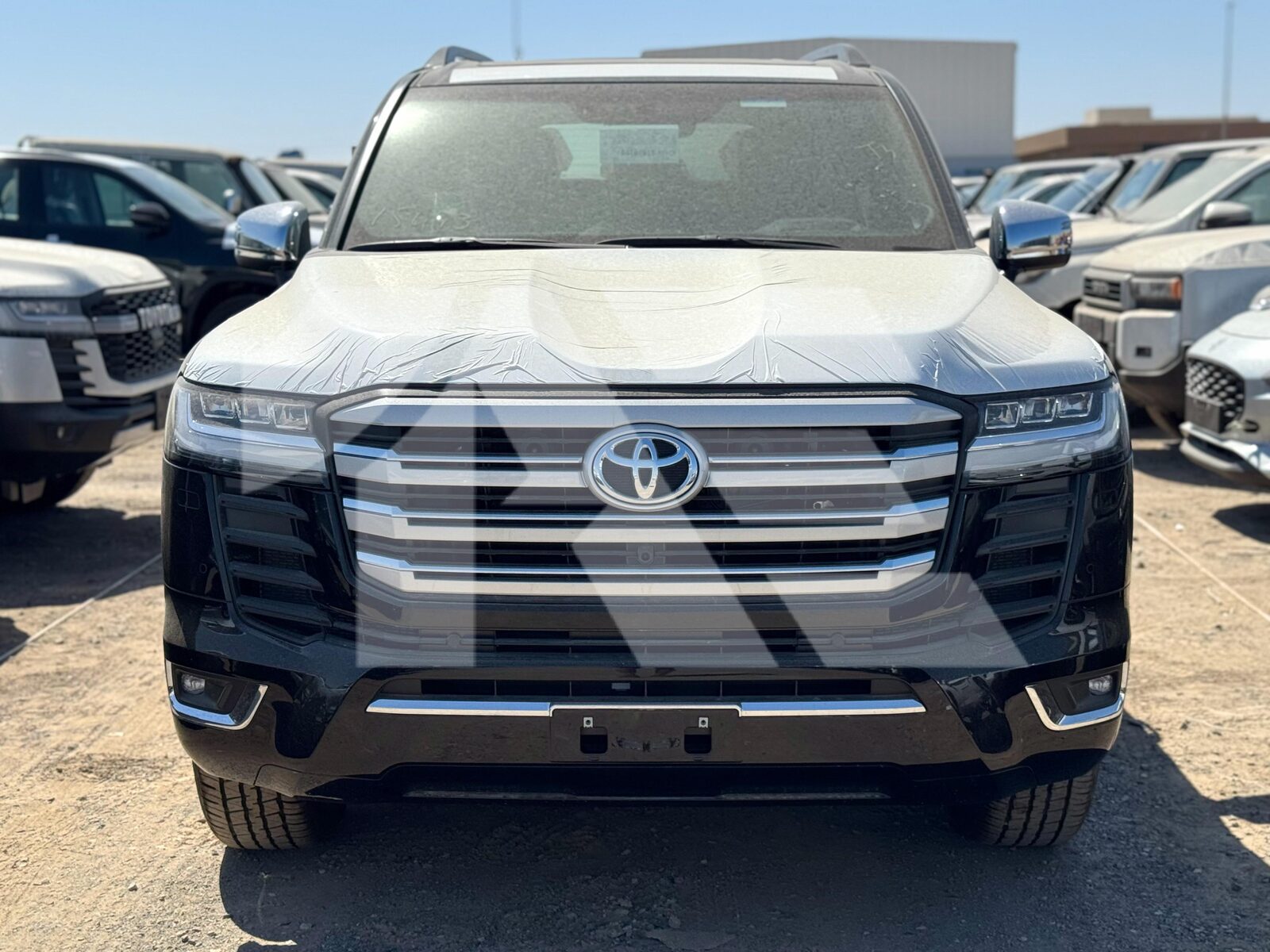 Toyota Land Cruiser VXR photo 2