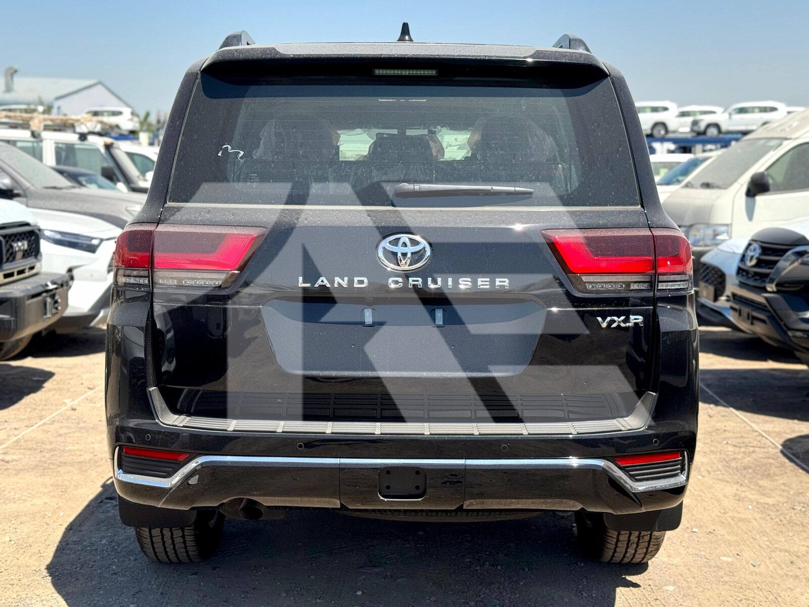 Toyota Land Cruiser VXR photo 6