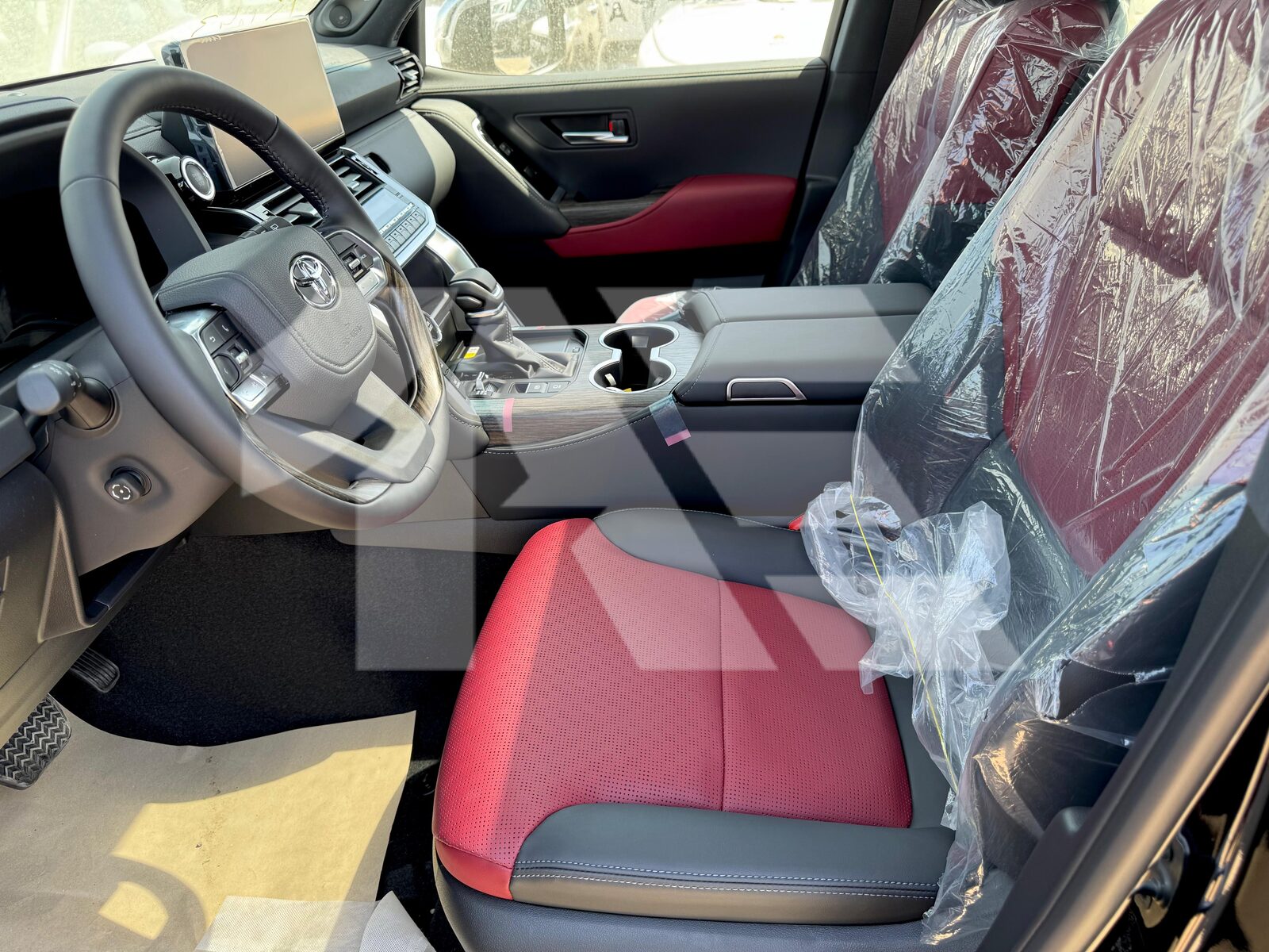 Toyota Land Cruiser VXR photo 13